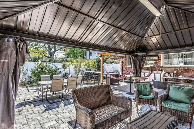 81 Midwood Street, Valley Stream, NY 11580