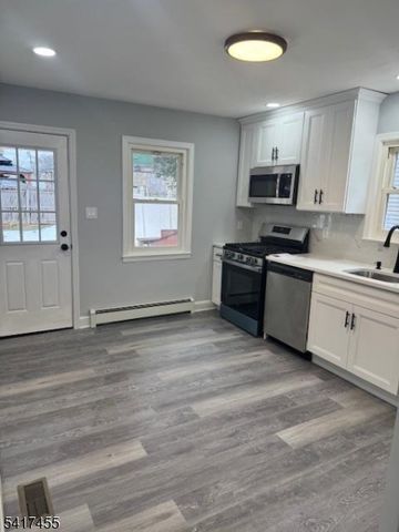 143 S 4Th Ave, Manville Boro, NJ 08835