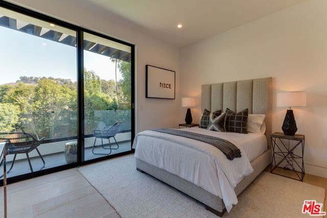 12119 Travis Street, Los Angeles, CA 90049