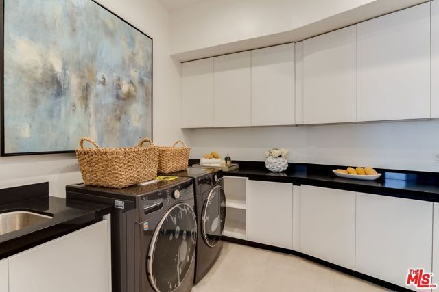 12119 Travis Street, Los Angeles, CA 90049