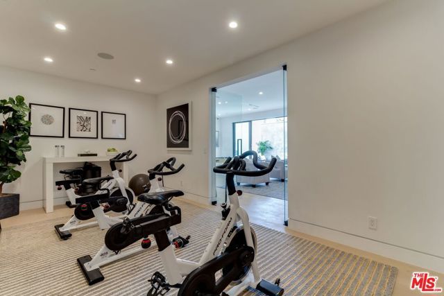 12119 Travis Street, Los Angeles, CA 90049