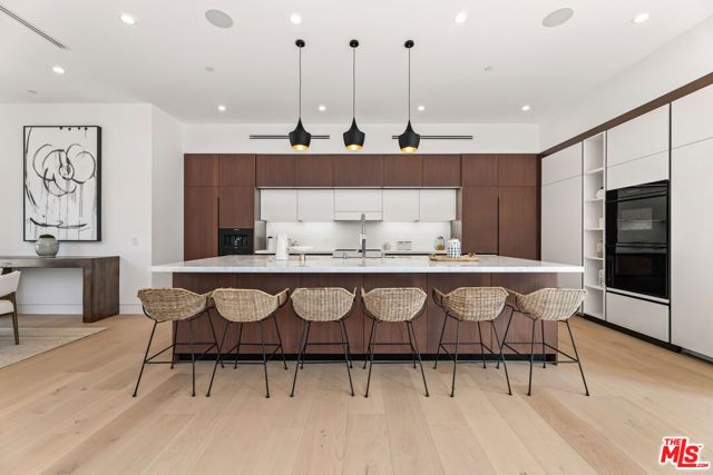12119 Travis Street, Los Angeles, CA 90049