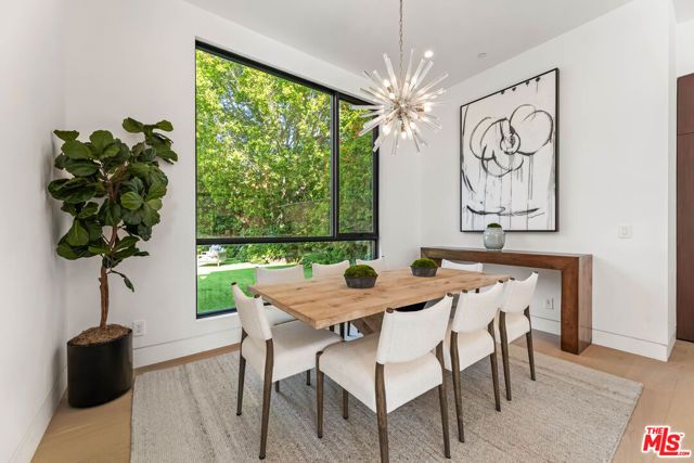 12119 Travis Street, Los Angeles, CA 90049