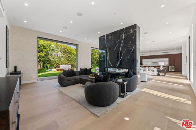12119 Travis Street, Los Angeles, CA 90049