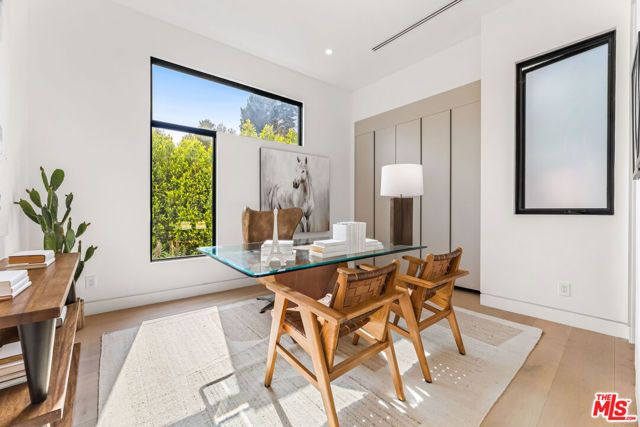 12119 Travis Street, Los Angeles, CA 90049