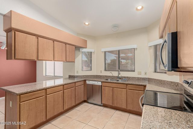 4792 S Meadow Ridge Drive, Green Valley, AZ 85622