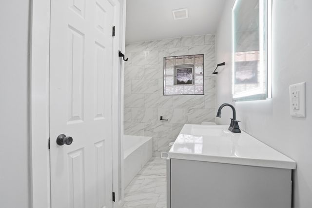 4922 Ivy Street, East Chicago, IN 46312