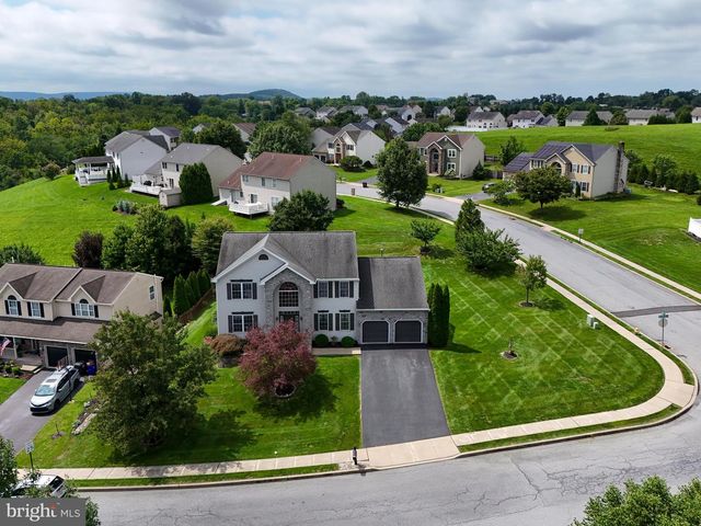 236 BUCKHEAD LN, Douglassville, PA 19518