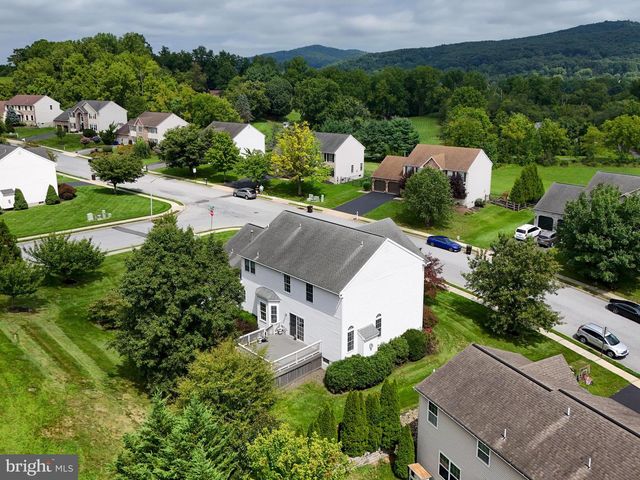 236 BUCKHEAD LN, Douglassville, PA 19518