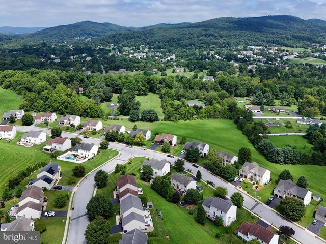 236 BUCKHEAD LN, Douglassville, PA 19518