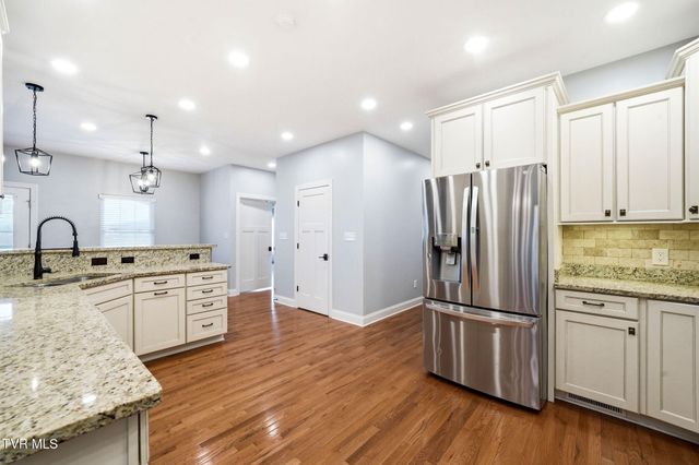 442 Grovemont Place, Piney Flats, TN 37686