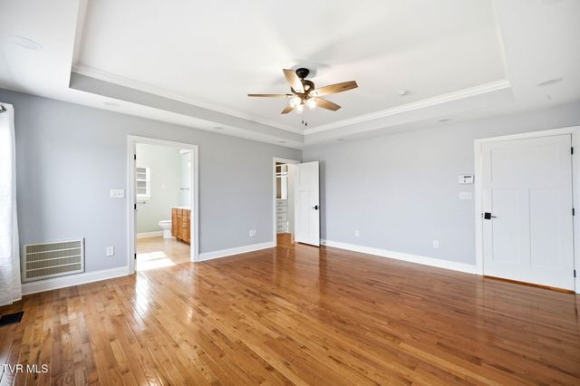 442 Grovemont Place, Piney Flats, TN 37686