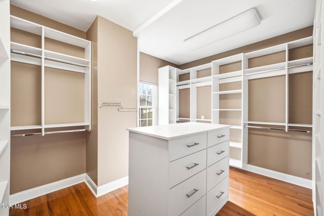 442 Grovemont Place, Piney Flats, TN 37686