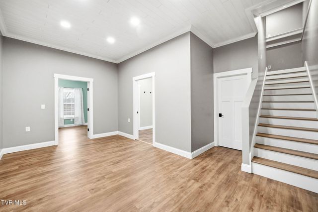 442 Grovemont Place, Piney Flats, TN 37686