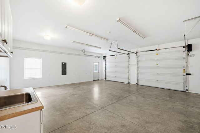 442 Grovemont Place, Piney Flats, TN 37686