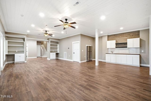 442 Grovemont Place, Piney Flats, TN 37686