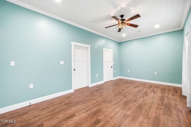 442 Grovemont Place, Piney Flats, TN 37686