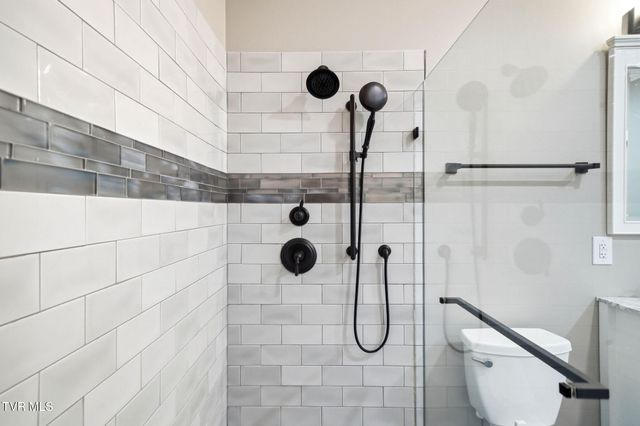 442 Grovemont Place, Piney Flats, TN 37686