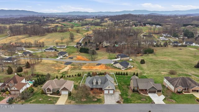 442 Grovemont Place, Piney Flats, TN 37686