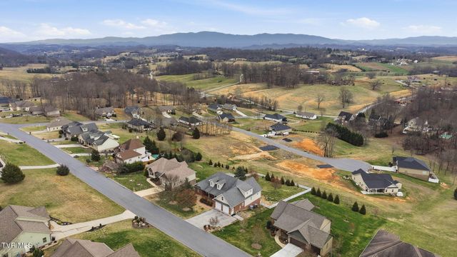 442 Grovemont Place, Piney Flats, TN 37686