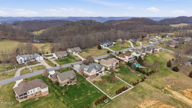 442 Grovemont Place, Piney Flats, TN 37686