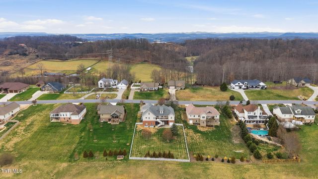 442 Grovemont Place, Piney Flats, TN 37686