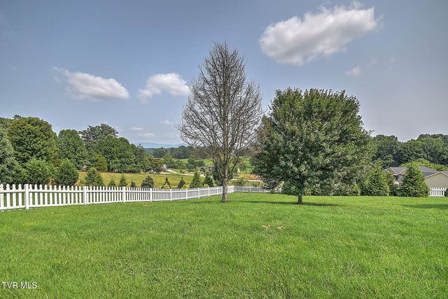 442 Grovemont Place, Piney Flats, TN 37686