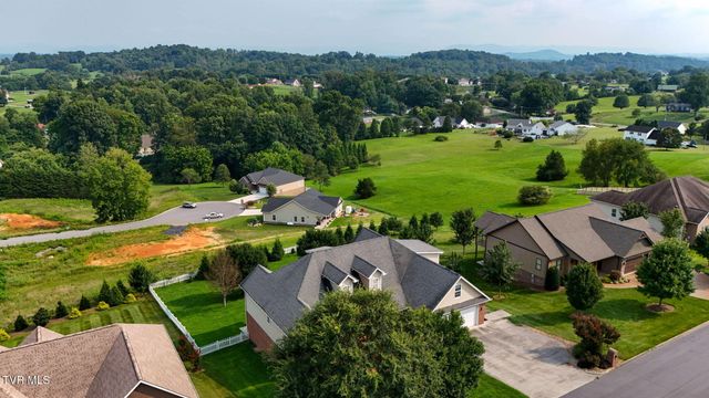 442 Grovemont Place, Piney Flats, TN 37686