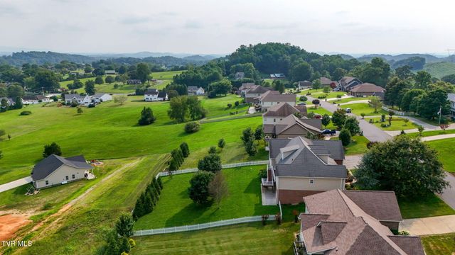 442 Grovemont Place, Piney Flats, TN 37686