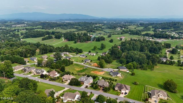 442 Grovemont Place, Piney Flats, TN 37686