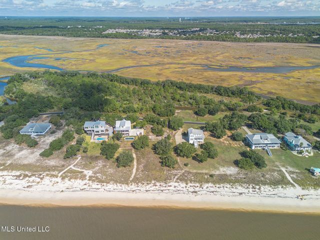 7205 Belle Fontaine Drive, Ocean Springs, MS 39564