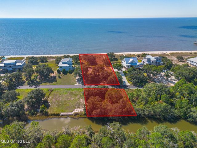 7205 Belle Fontaine Drive, Ocean Springs, MS 39564