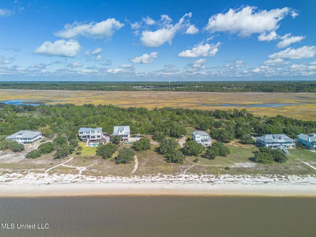 7205 Belle Fontaine Drive, Ocean Springs, MS 39564