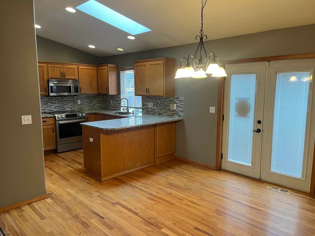 712 E Bonnie Lynn Ln, Colbert, WA 99005