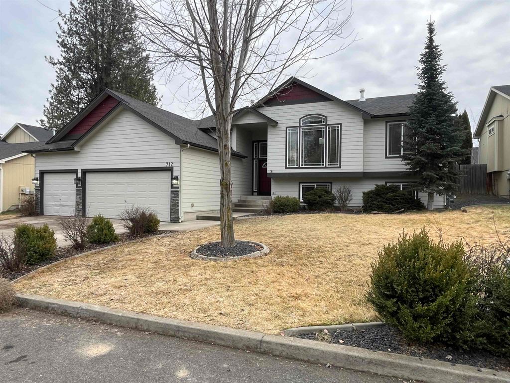 712 E Bonnie Lynn Ln, Colbert, WA 99005