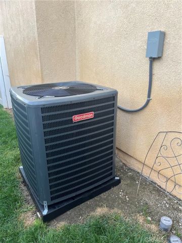 240 Cisneros Court, Colton, CA 92324