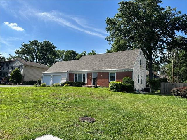 7300 W 89th Terrace, Overland Park, KS 66212