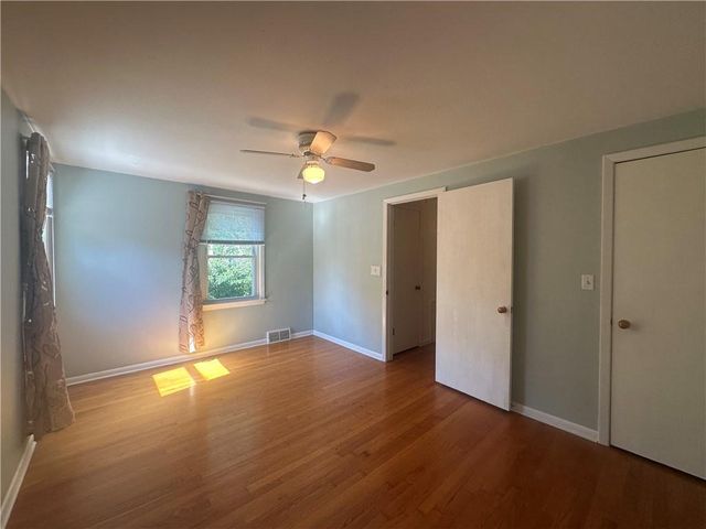 7300 W 89th Terrace, Overland Park, KS 66212