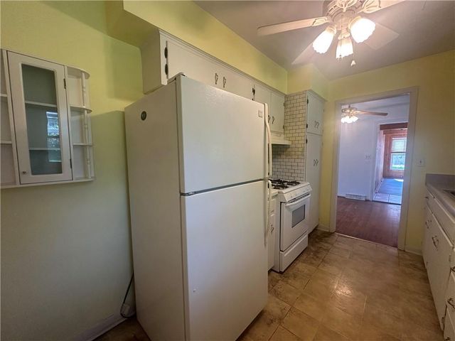 7300 W 89th Terrace, Overland Park, KS 66212