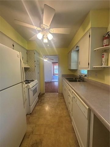 7300 W 89th Terrace, Overland Park, KS 66212
