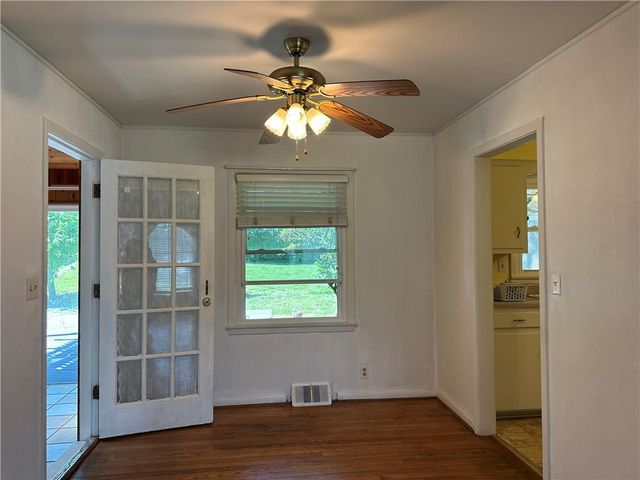 7300 W 89th Terrace, Overland Park, KS 66212