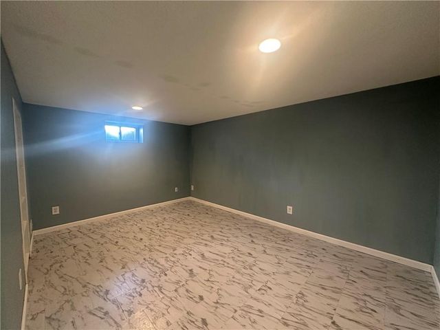 7300 W 89th Terrace, Overland Park, KS 66212