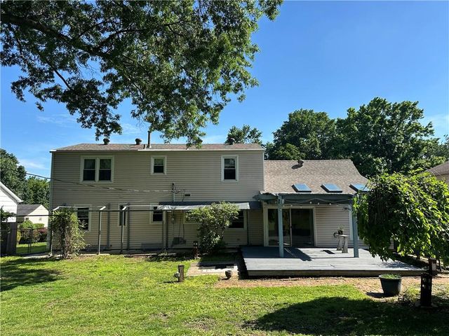 7300 W 89th Terrace, Overland Park, KS 66212