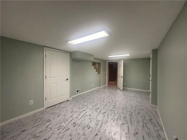 7300 W 89th Terrace, Overland Park, KS 66212