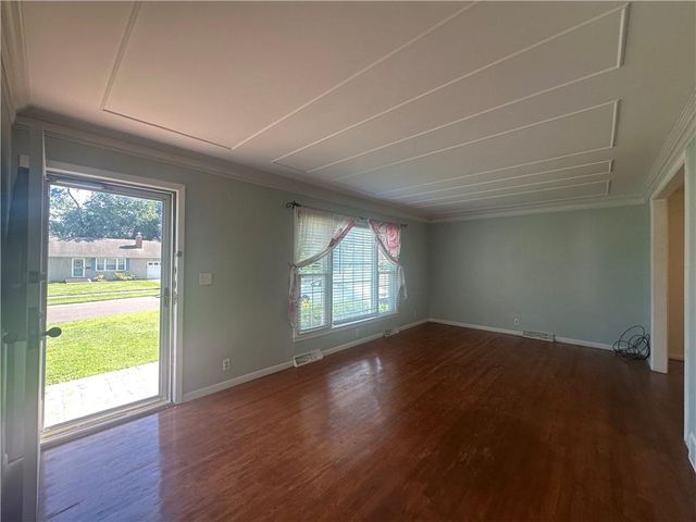 7300 W 89th Terrace, Overland Park, KS 66212