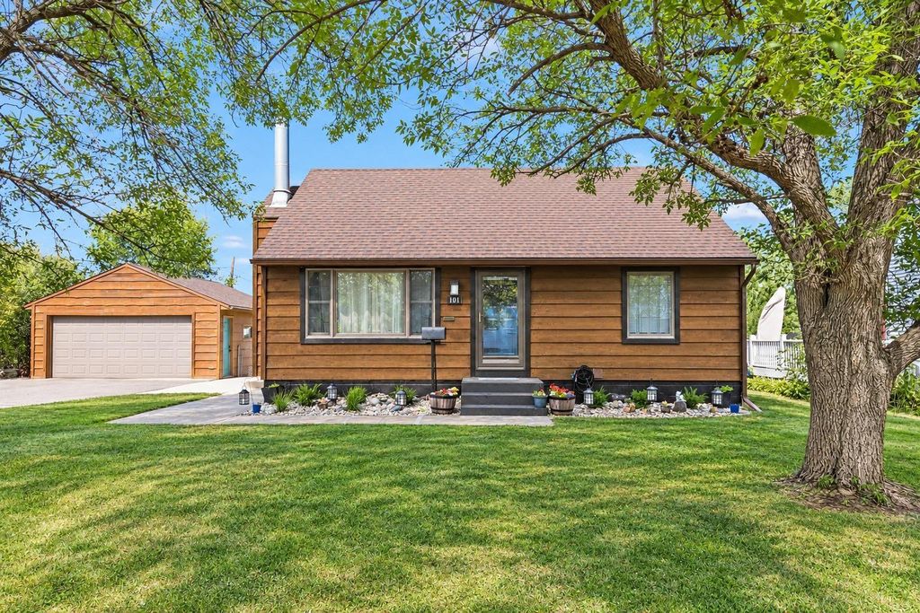 101 49th Avenue NE, Fridley, MN 55421 — exterior