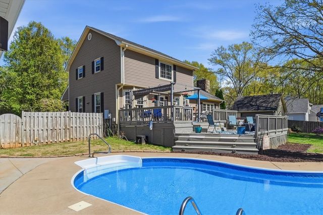 267 Farm Lake Road, Boiling Springs, SC 29316