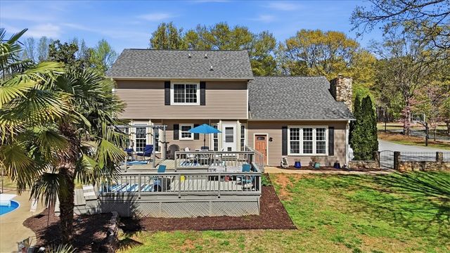 267 Farm Lake Road, Boiling Springs, SC 29316