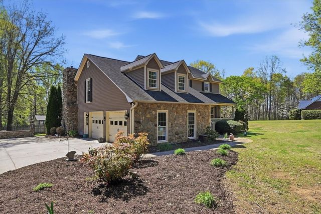267 Farm Lake Road, Boiling Springs, SC 29316
