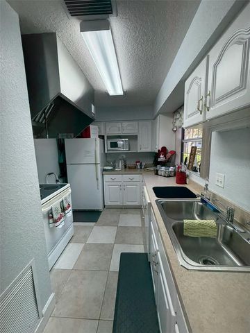 1601 LAKE VILLA DRIVE, Tavares, FL 32778